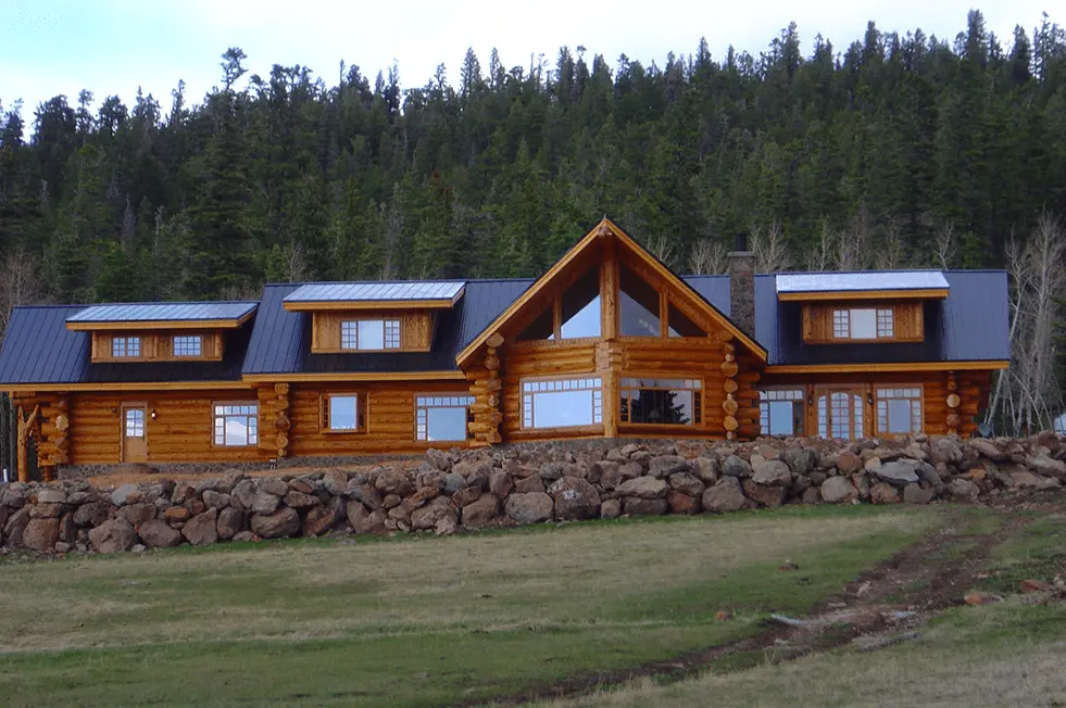 Bois rond et revêtement (TR33 Woodbridge) by Timber Pro Coatings in Ontario, Canada